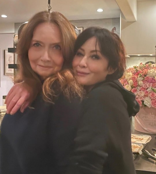 shannen doherty mother