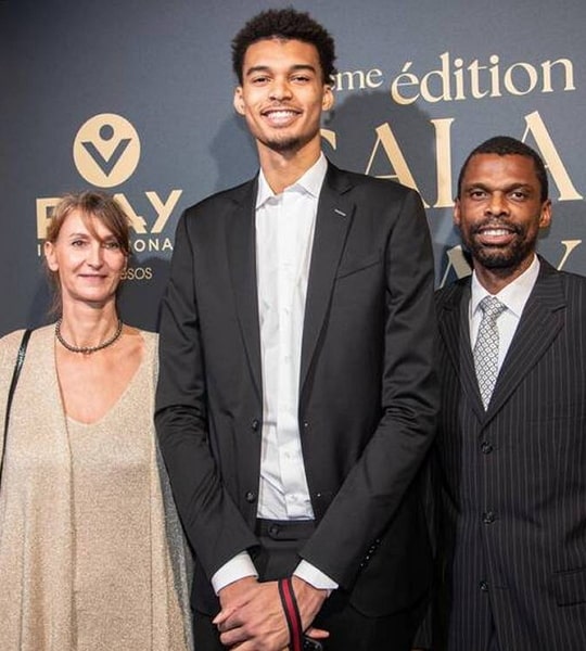 Victor Wembanyama Age, Net Worth, Girlfriend, Family, Height and