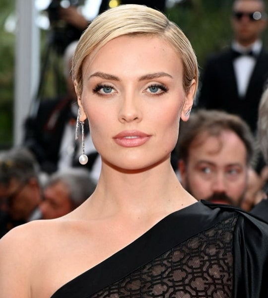 Wallis Day Age, Net Worth, Boyfriend, Family, Height and Biography