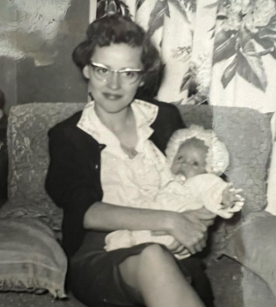 Michelle Pfeiffer Age, Net Worth, Husband, Family, Siblings and