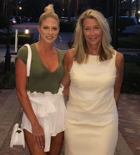 kelly kelly mother