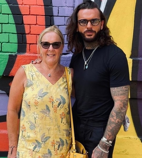 pete wicks mother
