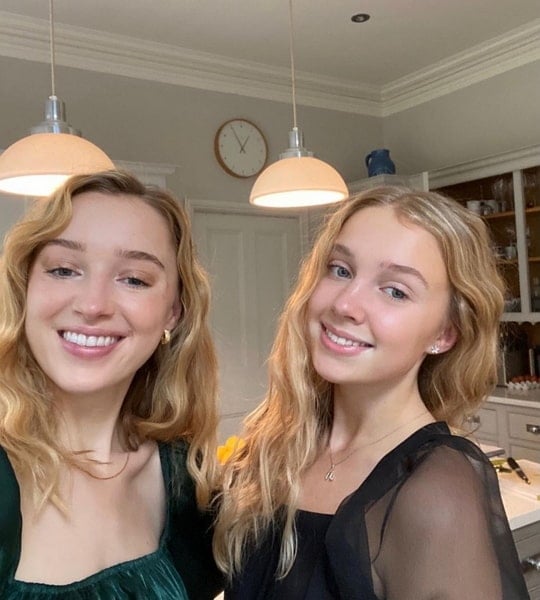 phoebe dynevor sister