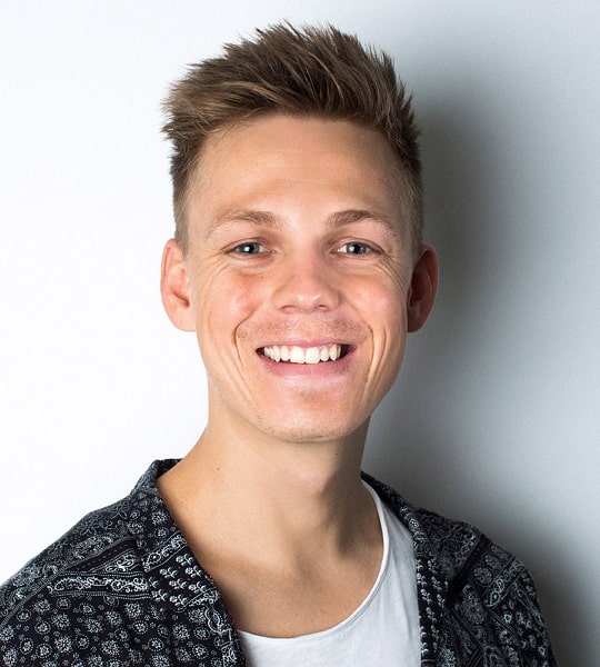 Caspar Lee Age, Net Worth, Girlfriend, Family, Sister and Biography ...