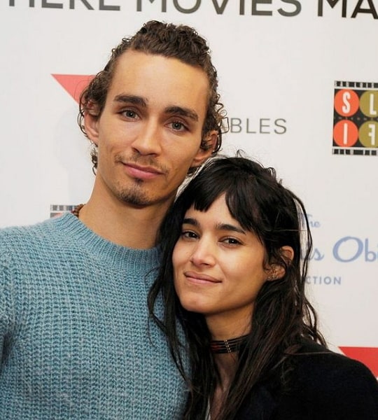 robert sheehan girlfriend