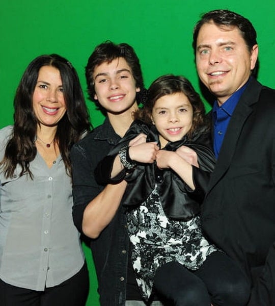 jake t. austin family