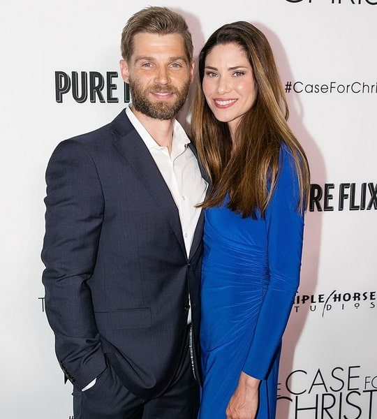 mike vogel wife