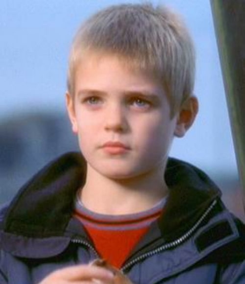 alex roe childhood pic