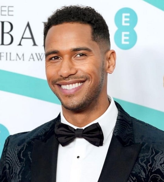 Elliot Knight Age, Net Worth, Girlfriend, Family, Height and Biography ...