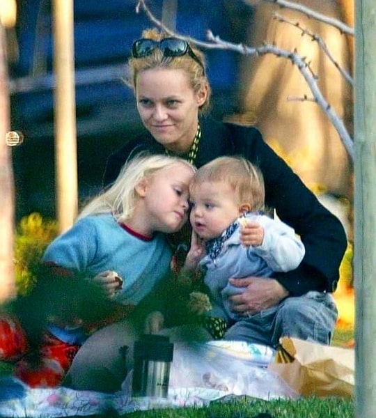 vanessa paradis children