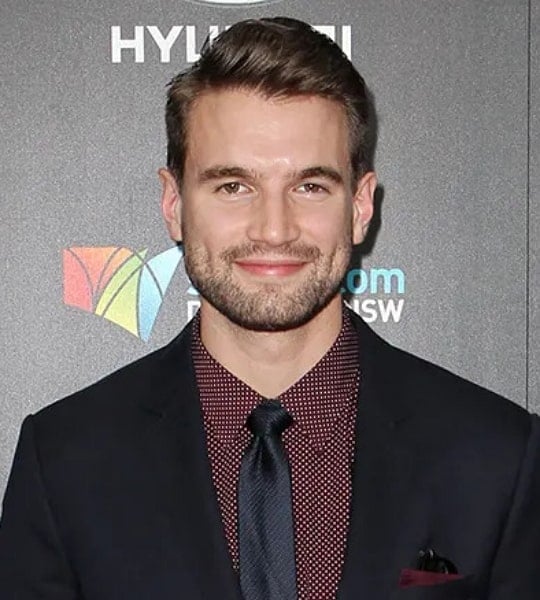 Alex Russell Age, Net Worth, Wife, Family, Height and Biography