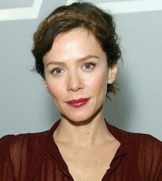 anna friel