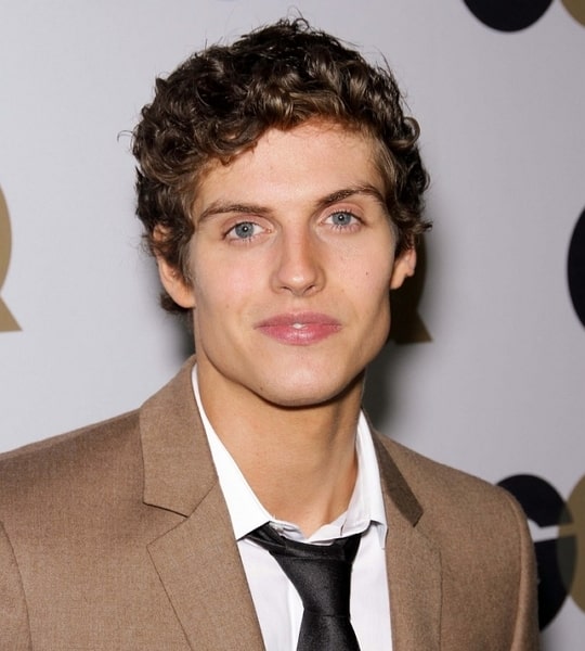 Daniel Sharman Age, Net Worth, Girlfriend, Family, Height and Biography